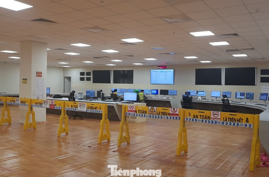 Các đơn vị thi công đang lắp đặt các hạng mục công trình sớm hoàn thành kế hoạch theo cam kết giữa chủ đầu tư và đơn vị thi công.