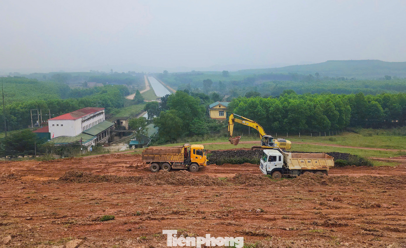 Các hạng mục hồ Kẻ Gỗ đang được triển khai nâng cấp. Các hạng mục hồ Kẻ Gỗ đang được triển khai nâng cấp.