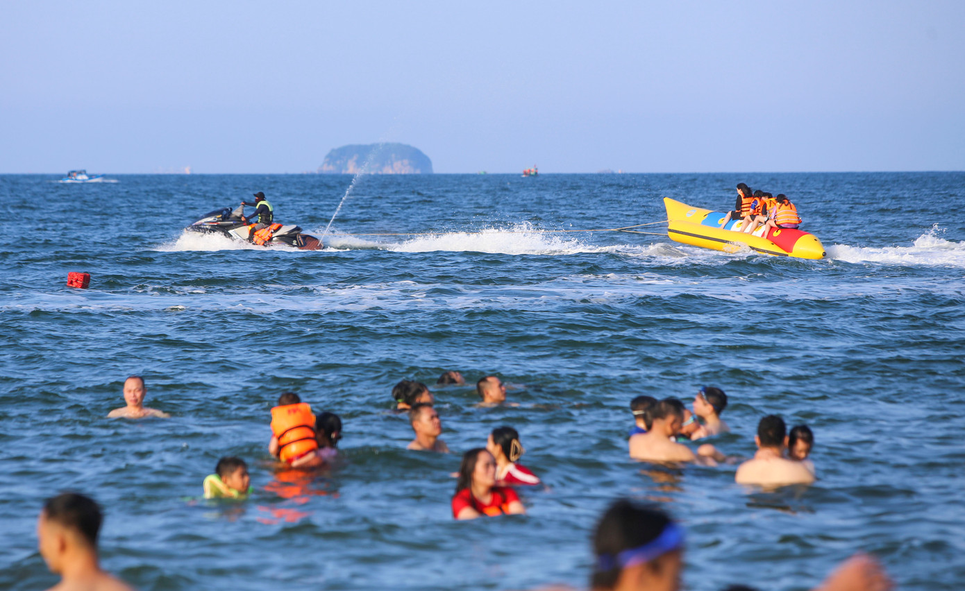 Hà Tĩnh đang trở thành điểm đến lý tưởng của khách du lịch ngoại tỉnh. Hà Tĩnh đang trở thành điểm đến lý tưởng của khách du lịch ngoại tỉnh.