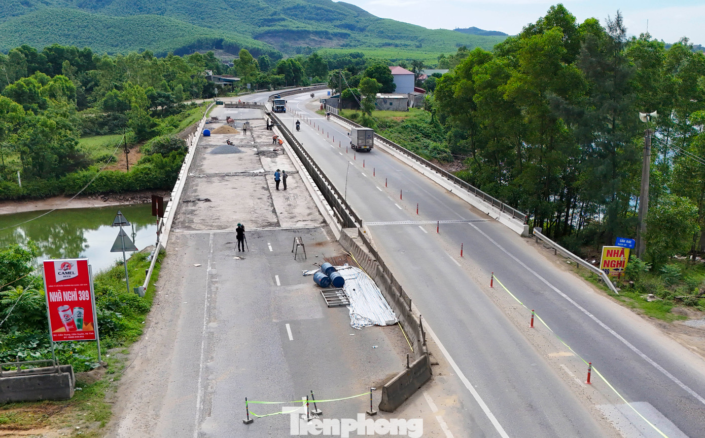 Đầu tháng 5, đơn vị thực hiện dự án đã phân luồng giao thông để tiến hành sửa chữa các hư hỏng. Hiện nay, phương tiện lưu thông qua đoạn tuyến được di chuyển trên cầu Rác mới - nằm ở phía phải tuyến quốc lộ 1.