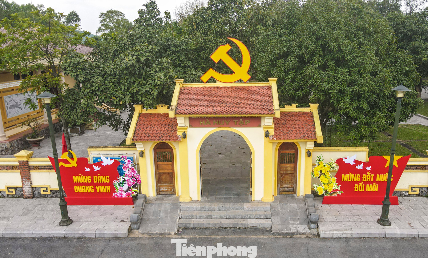 Đại diện Ban quản lý Khu di tích Hà Huy Tập, mỗi năm có hơn 25.000 lượt khách trong nước và quốc tế đến đây tham quan, thắp hương tri ân. Ngoài ra, các trường học trên địa bàn cũng thường phối hợp để các em học sinh tới tham quan, học tập và nghiên cứu lịch sử, tìm hiểu về cuộc đời của cố Tổng Bí thư. Đại diện Ban quản lý Khu di tích Hà Huy Tập, mỗi năm có hơn 25.000 lượt khách trong nước và quốc tế đến đây tham quan, thắp hương tri ân. Ngoài ra, các trường học trên địa bàn cũng thường phối hợp để các em học sinh tới tham quan, học tập và nghiên cứu lịch sử, tìm hiểu về cuộc đời của cố Tổng Bí thư.