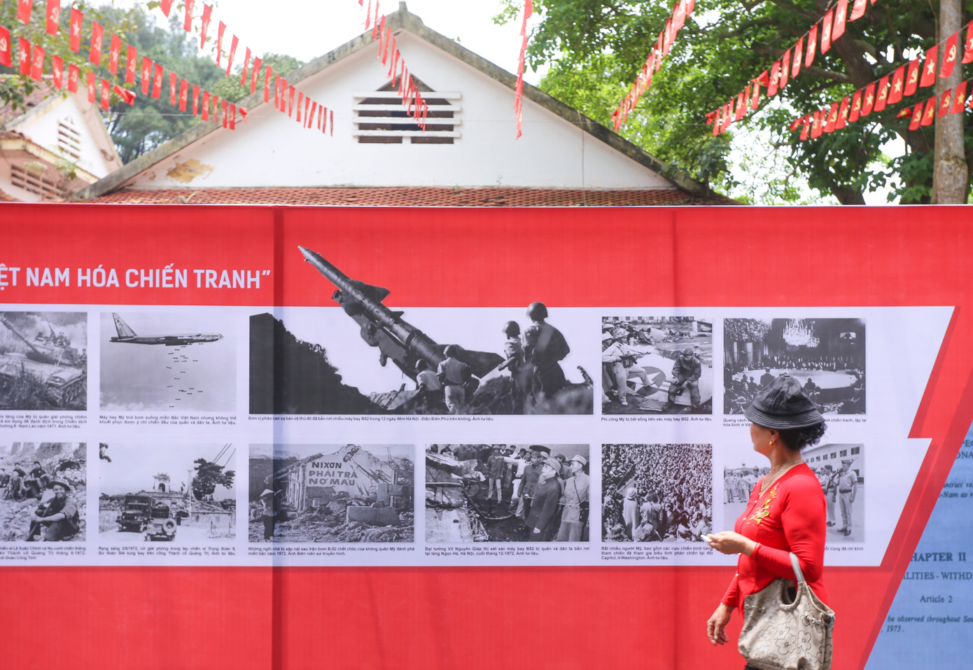 Ông Đặng Quốc Vũ - Giám đốc BQL Khu di tích Ngã ba Đồng Lộc và Khu di tích Lý Tự Trọng - cho biết đơn vị tổ chức triển lãm nhằm tái hiện một phần nào những khoảnh khắc lịch sử hào hùng của lịch sử dân tộc, những hình ảnh tư liệu ý nghĩa về thắng lợi của quân và dân ta trong cuộc kháng chiến chống Mỹ cứu nước, thống nhất non sông dưới sự lãnh đạo của Đảng Cộng sản Việt Nam và Chủ tịch Hồ Chí Minh vĩ đại.