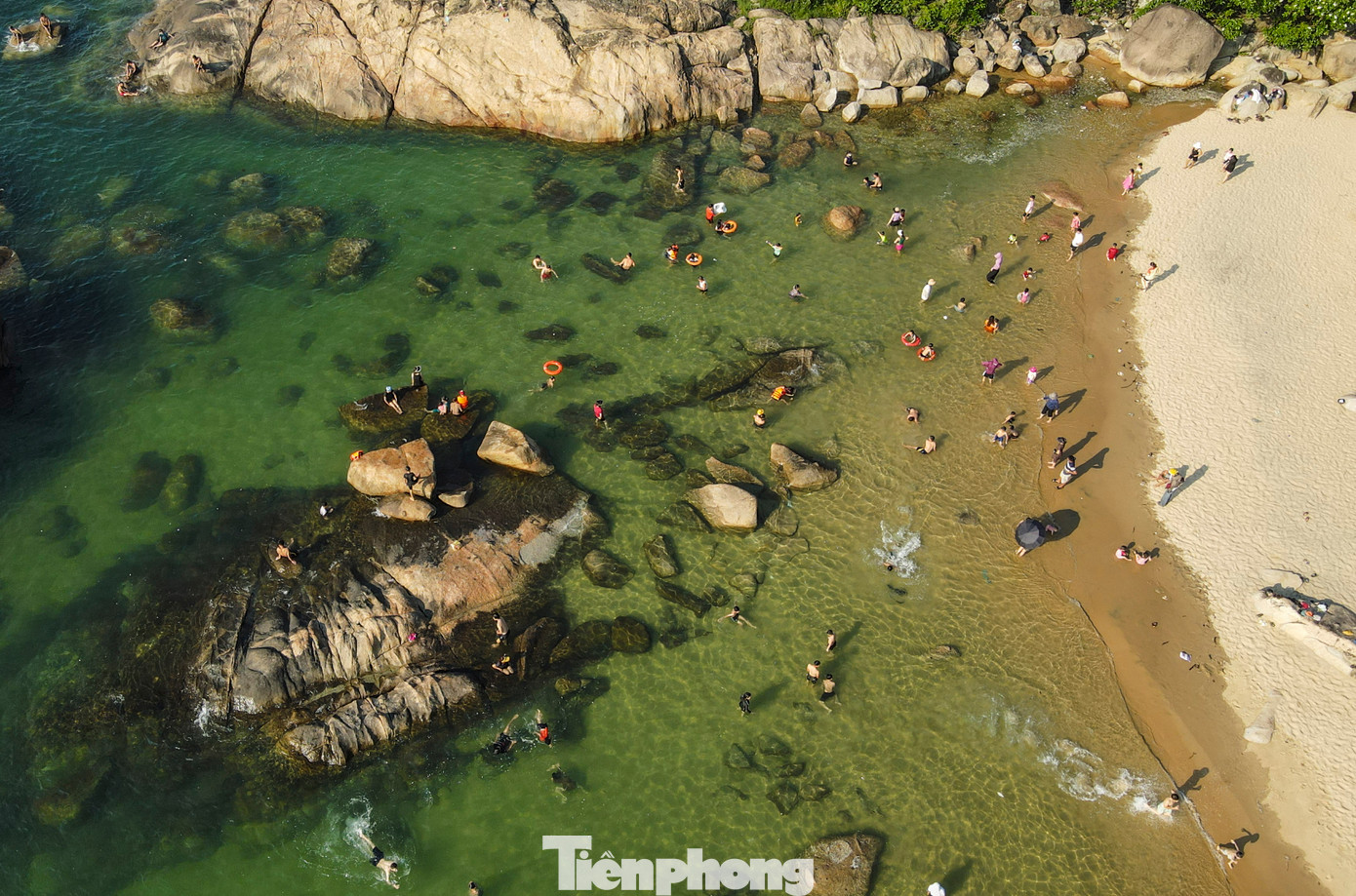 Chính quyền địa phương cho biết đang tập trung kêu gọi đầu tư, nâng cấp hạ tầng, cảnh quan môi trường để khai thác tiềm năng, hình thành khu du lịch nghỉ dưỡng, sinh thái biển, cũng như các khu vực ăn uống đảm bảo, phục vụ du khách.