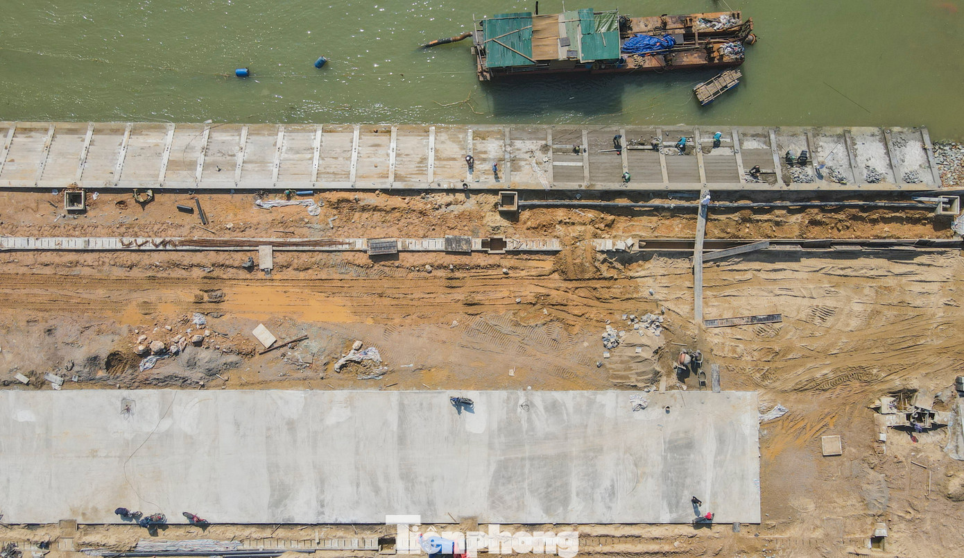 Sau nửa năm triển khai, các hạng mục trong dự án đã dần hoàn thiện. Khu vực cảng biển, bến thuyền đang được đẩy nhanh thi công.