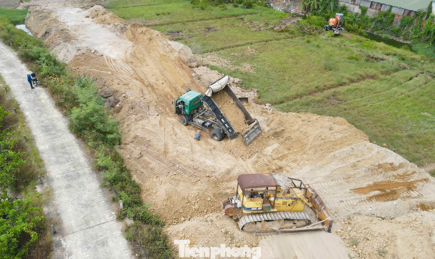 “Đất lậu” được chở bán ra khắp các địa phương.
