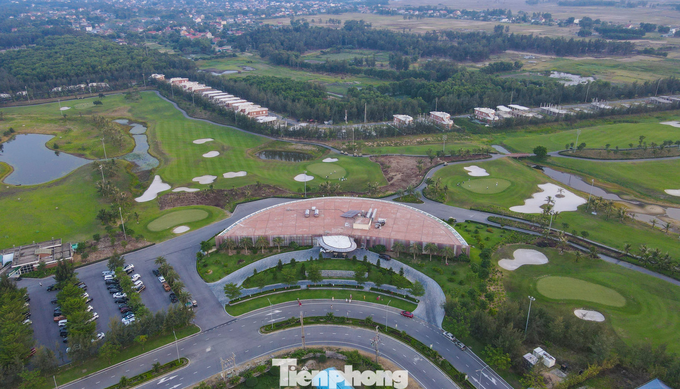 Riêng Khu du lịch Xuân Thành (huyện Nghi Xuân) có đến 73 dự án chậm xử lý, nằm trong “tầm ngắm” của ngành chức năng địa phương. Hiện các dự án chậm tiến độ, chưa đầu tư đã được phân loại theo các nhóm vướng mắc, tồn tại để kiểm tra, xử lý các vi phạm. Đối với các dự án còn vướng hồ sơ, thủ tục, ngành chức năng sẽ có hướng dẫn để sớm triển khai.