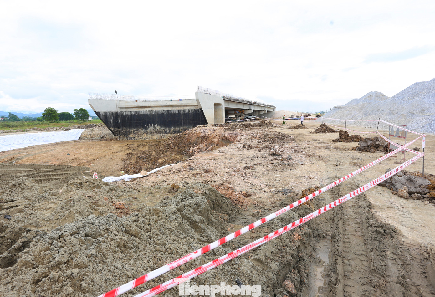 Khu vực dự án đoạn Bãi Vọt – Hàm Nghi đang được đắp nền.