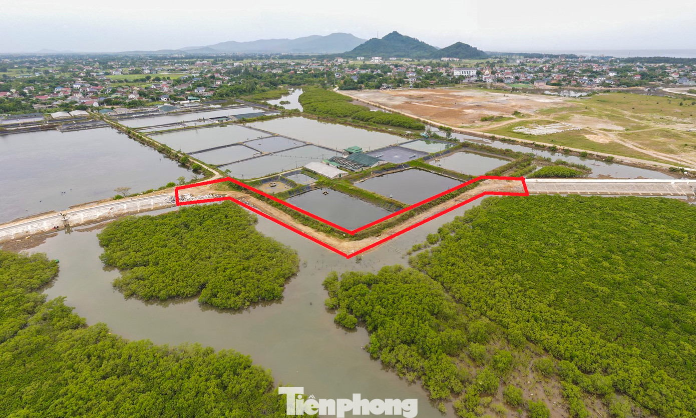 700m đê Tả Nghèn vướng mặt bằng, không thể thi công. 700m đê Tả Nghèn vướng mặt bằng, không thể thi công.