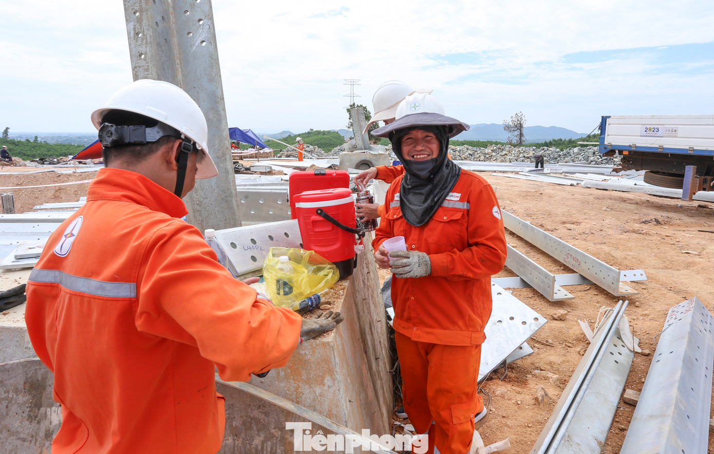 Phút giải lao vui vẻ sau thời gian làm việc vất vả. Phút giải lao vui vẻ sau thời gian làm việc vất vả.