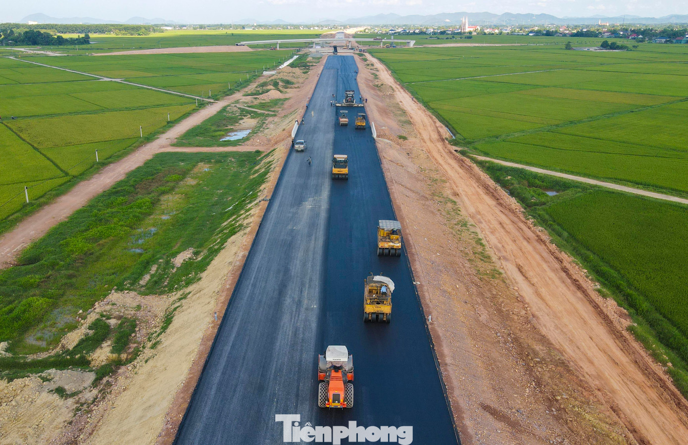 Theo Ban Quản lý dự án Thăng Long (Bộ Giao thông vận tải - chủ đầu tư dự án), hiện đoạn tuyến này đã đạt khối lượng gần 50%, một số đơn vị đã vượt tiến độ dự kiến để bù tiến độ cho mùa mưa sắp tới.