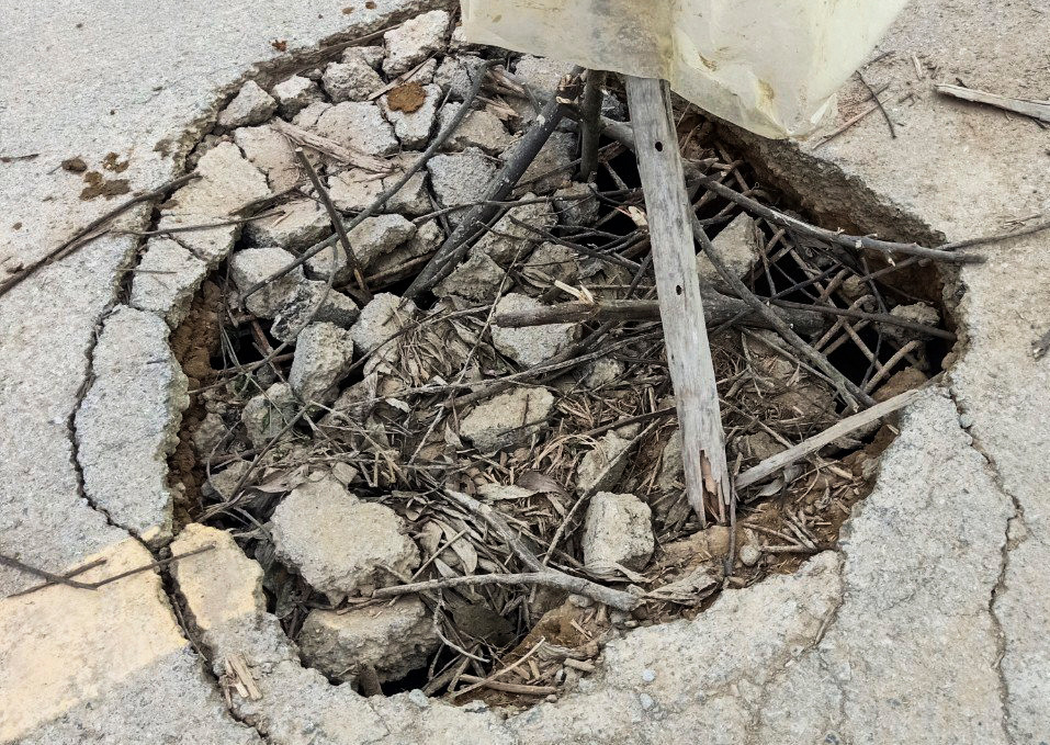 Chủ đầu tư cũng nhiều lần sửa chữa và yêu cầu ngành chức năng có văn bản gửi UBND huyện Kỳ Anh và các xã có tuyến đường đi qua giám sát, quản lý để hạn chế phương tiện, đảm bảo an toàn cho người qua lại.