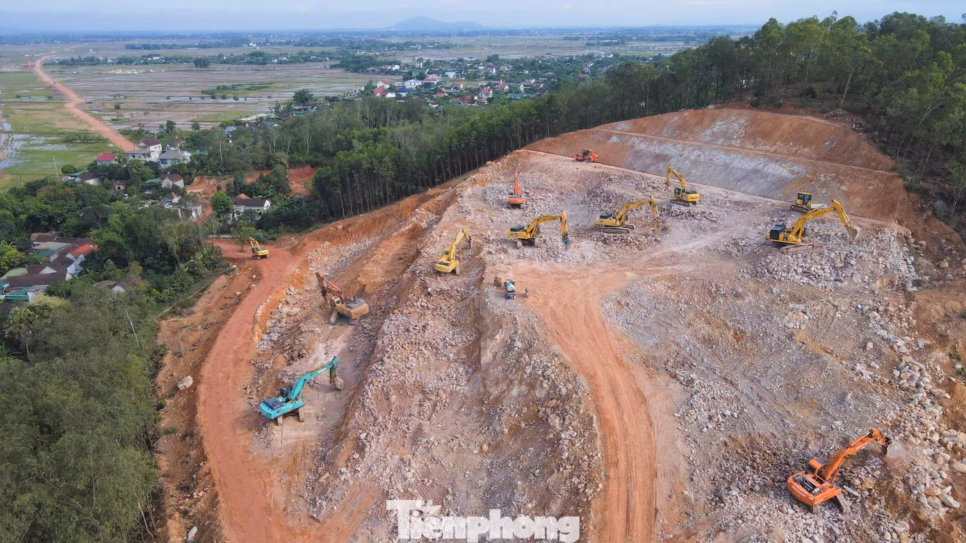 Hà Tĩnh cấp phép, bổ sung các mỏ đất, cát phục vụ cao tốc Bắc – Nam qua địa bàn.