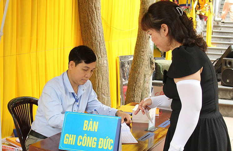 Tiền công đức đền Chợ Củi minh bạch hơn sau khi chính quyền địa phương tiếp nhận, quản lý hoạt động.