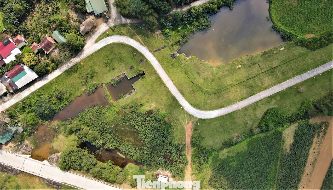 Quốc lộ 8C nằm trên tuyến đê Sơn Tân (cũ) nay là xã Tân Mỹ Hà. Khi nâng cấp, ngành chức năng sẽ xem xét vị trí phù hợp thay cho tuyến đường trên đê.