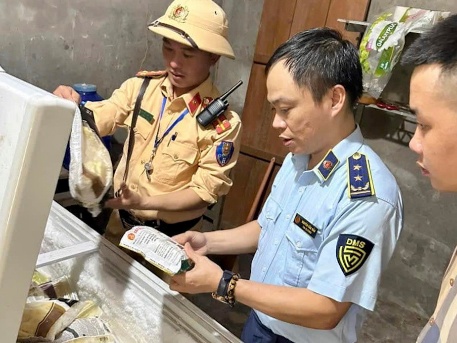 Lực lượng chức năng Hà Tĩnh liên tiếp bắt giữ hàng hóa không rõ nguồn gốc.