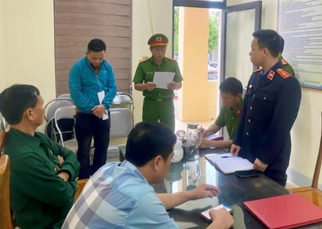 1 trong 2 cán bộ Trạm kiểm dịch và xét nghiệm, chẩn đoán động vật bị khởi tố.