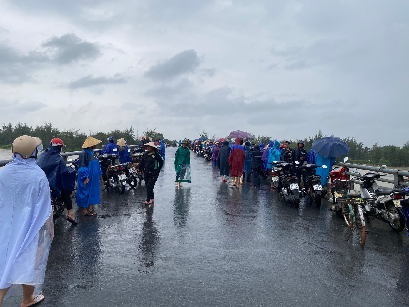 Khu vực cầu Trung Lĩnh, nơi phát hiện thi thể nam sinh.