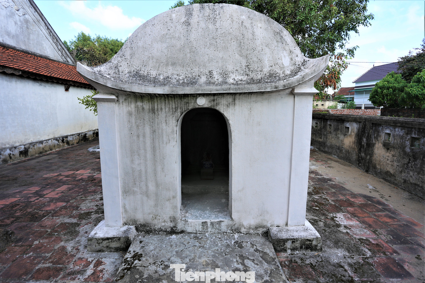 Tháng 8/2021, xã Xuân Hội đã tiến hành trùng tu, sửa chữa một số hạng mục như nhà bia.