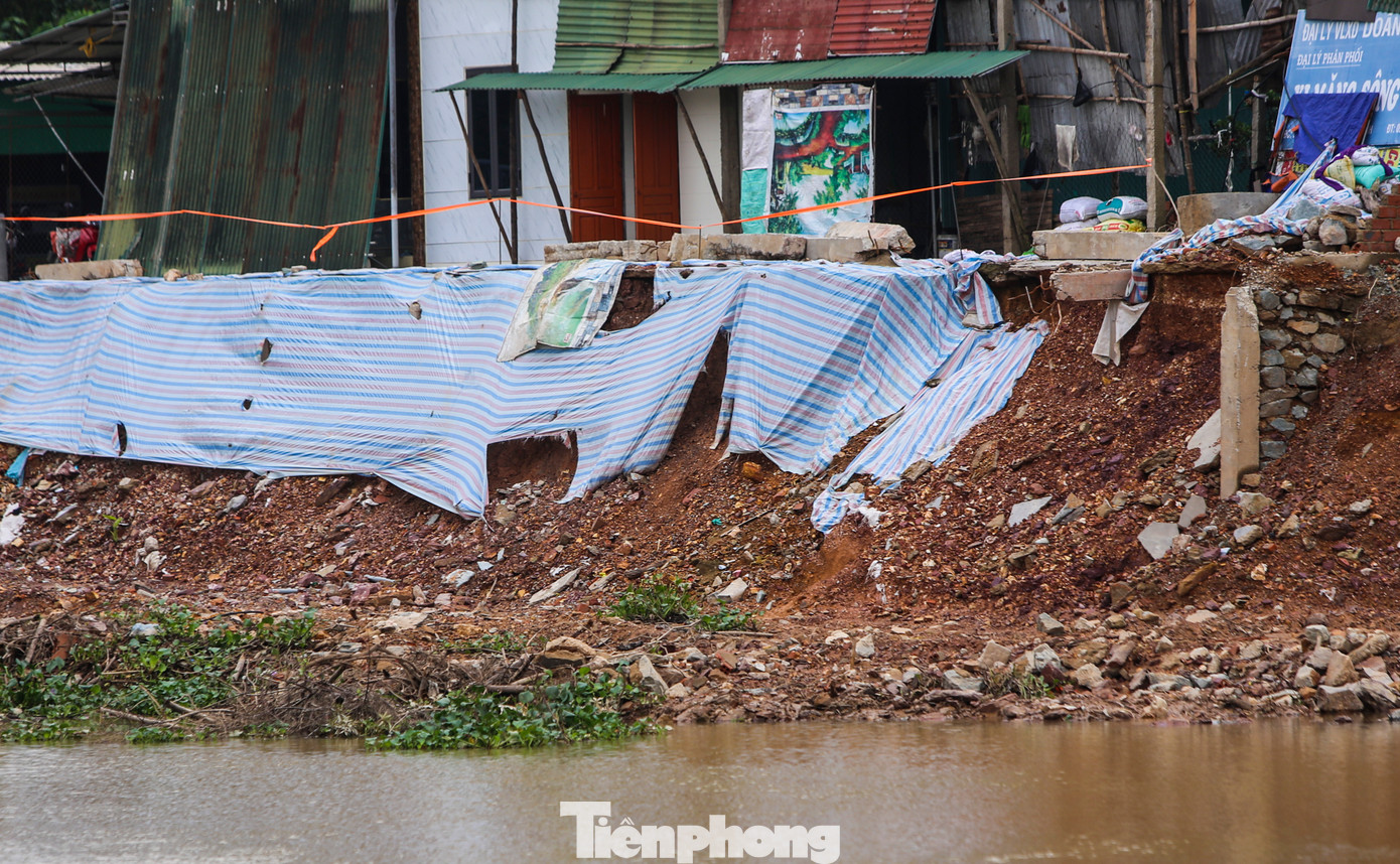 Đại diện Ban Quản lý các dự án xây dựng huyện Cẩm Xuyên cho biết, sau hơn 1 tháng thi công, nhà thầu đã xây dựng 120/400m tường bờ kè. Theo kế hoạch, công trình hoàn thiện, bàn giao vào cuối tháng 12/2024. Tuy nhiên, nếu thời tiết thuận lợi, nhà thầu sẽ huy động máy móc, nhân lực thi công, sớm đưa dự án về đích vào tháng 11, trước mục tiêu đề ra.