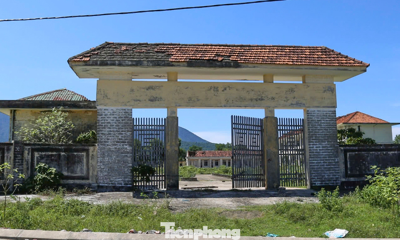 Tuy nhiên, do quá trình di dời người dân gặp nhiều vấn đề nên vẫn còn hàng nghìn hộ chưa đến nơi ở mới. Sau thời gian dài bỏ hoang, trụ sở UBND xã và trạm y tế đã được đưa vào hoạt động, còn Trường THCS Kỳ Lợi được xây dựng hơn 3 tỷ đồng, đến nay chưa từng hoạt động và bỏ hoang 14 năm.