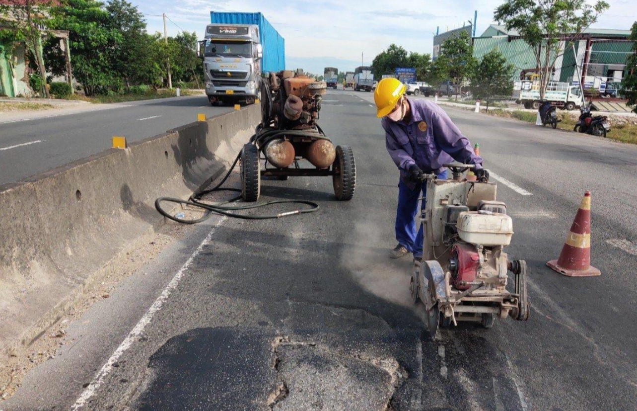 Những điểm hư hỏng đang được khắc phục.