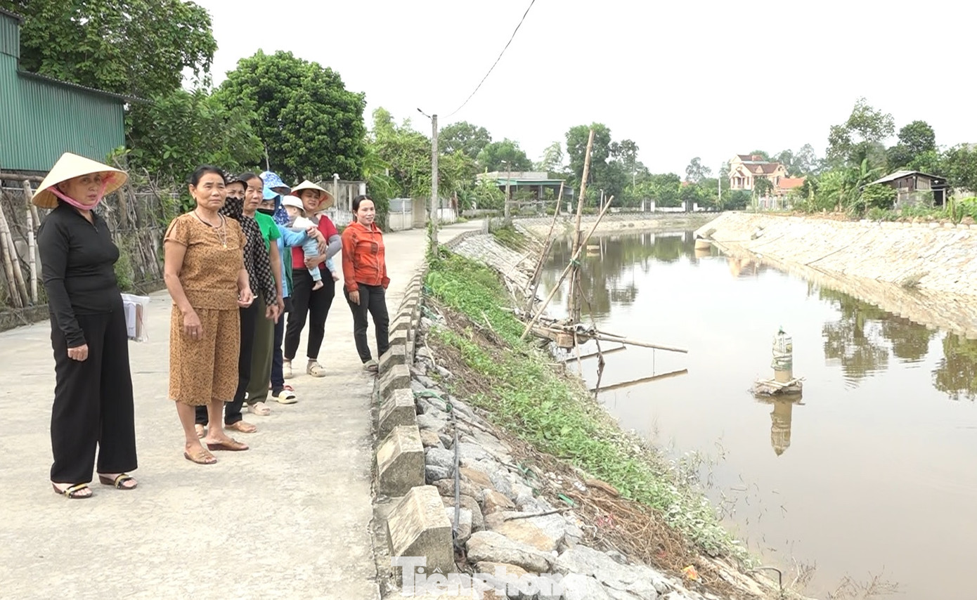 Người dân thường trực nỗi lo bệnh tật do thiếu nước sạch sử dụng.