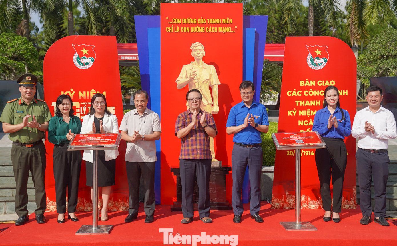 Chiều 20/10, tại Khu tưởng niệm anh Lý Tự Trọng (xã Việt Tiến, huyện Thạch Hà, Hà Tĩnh) đã khánh thành công trình số hoá cùng công trình cột cờ. Đây là những công trình góp phần lan tỏa giá trị và hình ảnh khu tưởng niệm đến với đông đảo cán bộ, đoàn viên thanh thiếu nhi, du khách trong và ngoài tỉnh.