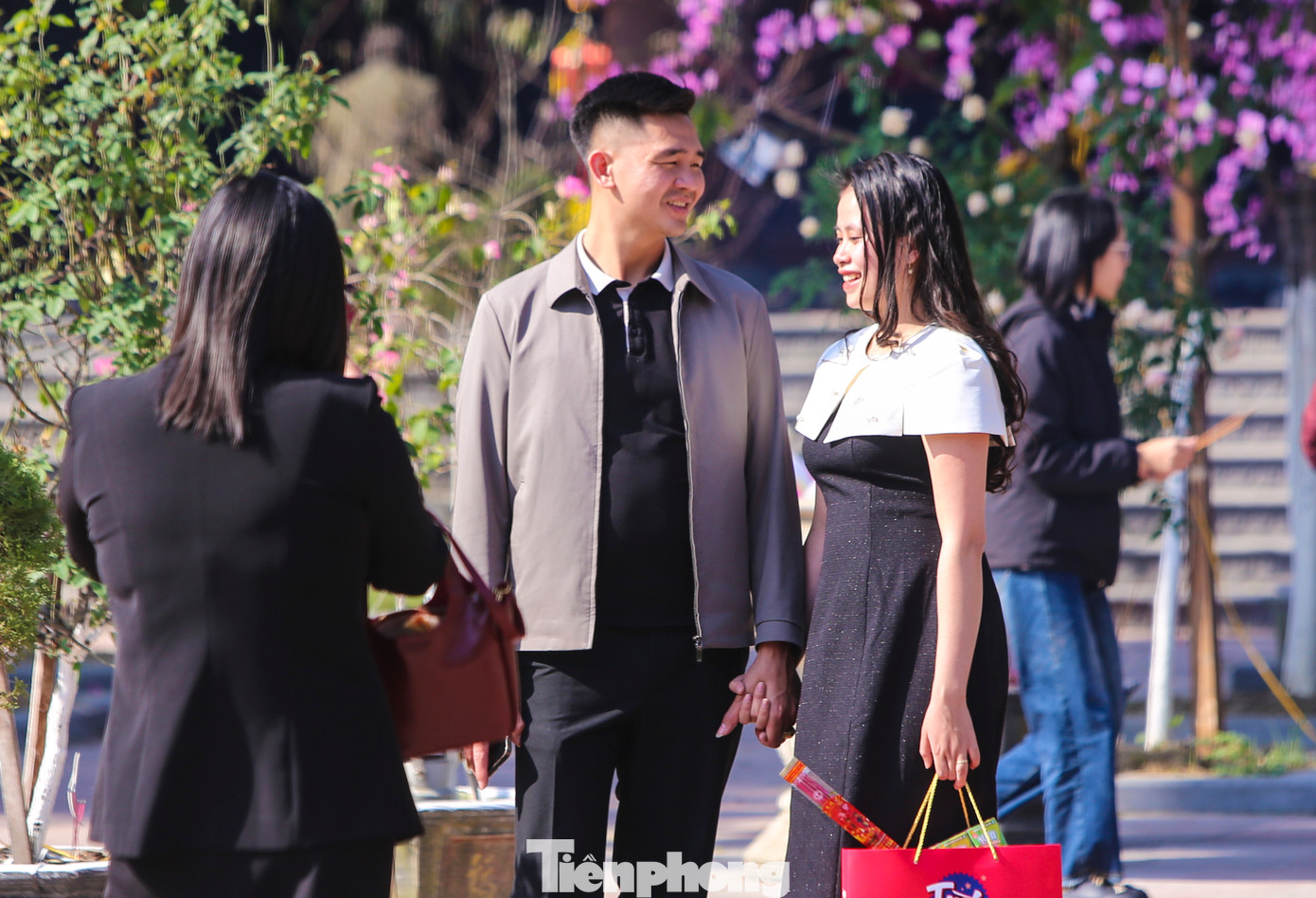 Dịp Tết Nguyên đán 2025, ngôi cổ tự có niên đại 1.000 năm tuổi thu hút hàng nghìn lượt người dân, du khách đến tham quan, chiêm bái.