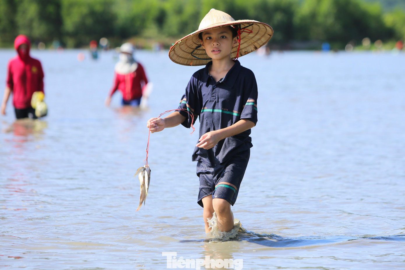Thành quả là những con cá may mắn.