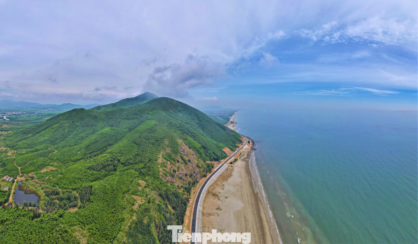 Điểm cuối tuyến đường ven biển Hà Tĩnh giao với quốc lộ 12C ở cảng Vũng Áng (thị xã Kỳ Anh). Tuyến đường hoàn thiện, đưa vào sử dụng đã góp phần hoàn thiện tuyến đường ven biển qua tỉnh Nghệ An và Hà Tĩnh, cải thiện hệ thống giao thông khu vực Bắc Trung Bộ, tạo điều kiện thúc đẩy phát triển kinh tế - xã hội, đảm bảo an ninh, quốc phòng khu vực.