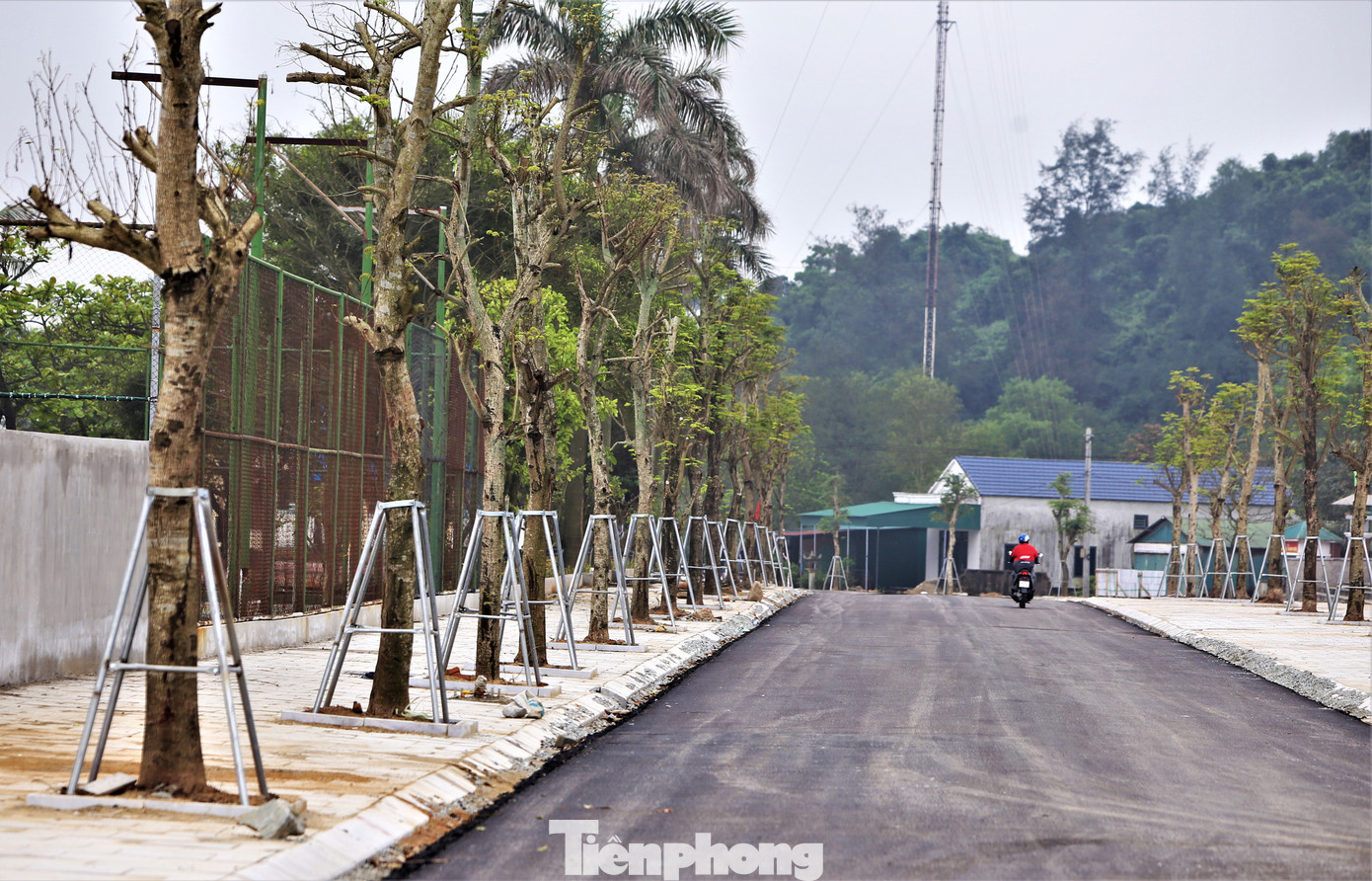 Đường thảm nhựa, cây xanh trồng thay thế, chỉnh trang, quy hoạch đồng bộ đã thay áo mới cho Khu du lịch biển Thiên Cầm.