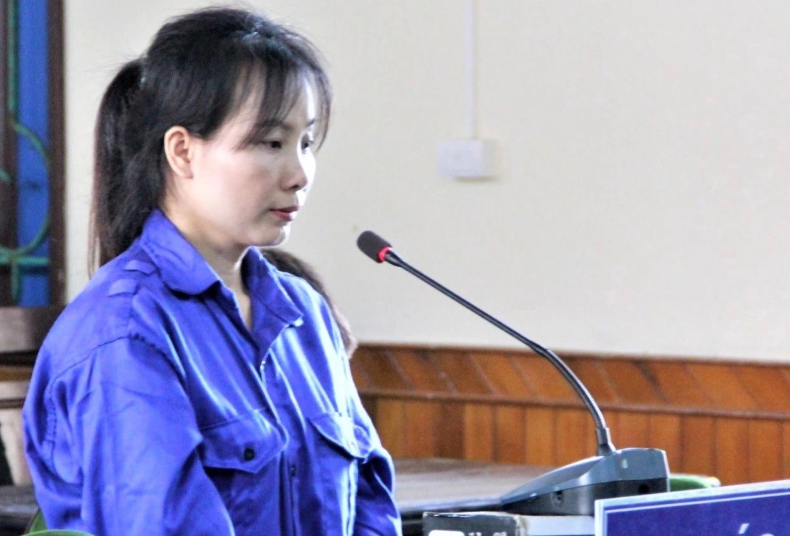 Bị cáo Hoàng Thị Thảo tại phiên tòa. Bị cáo Hoàng Thị Thảo tại phiên tòa.