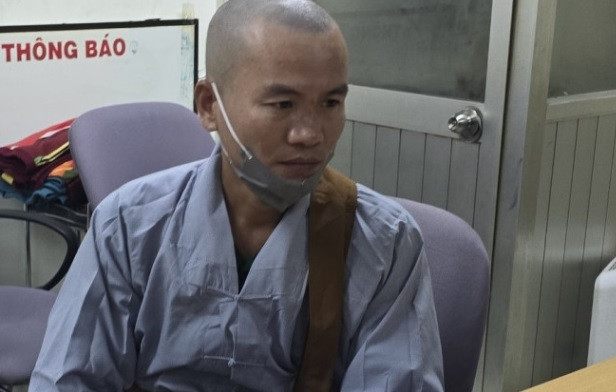 Hồ Văn Thìn giả nhà tu hành để trốn ra nước ngoài trái phép.