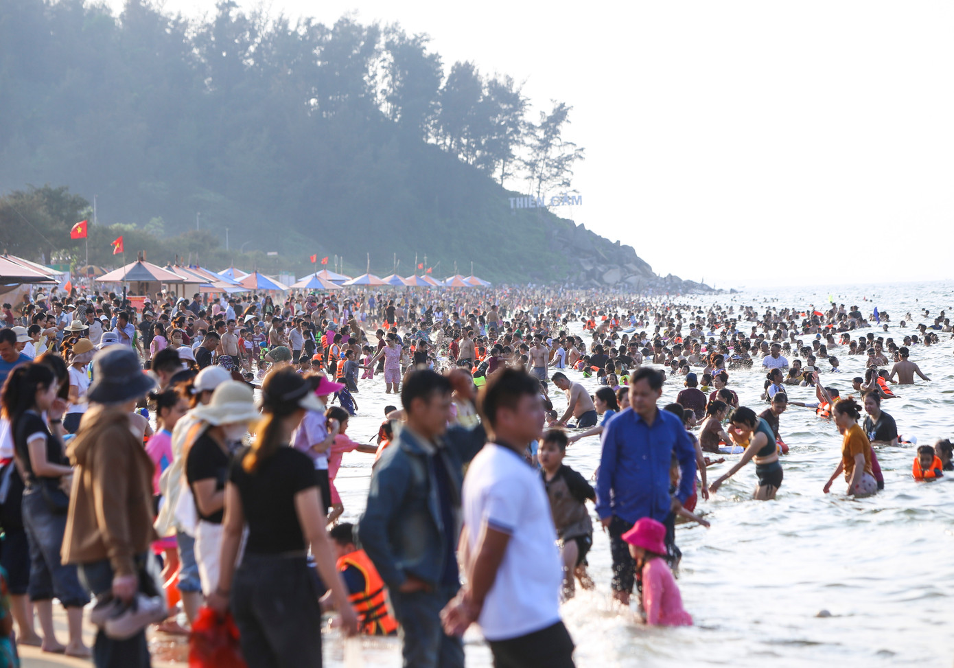 Hà Tĩnh đang trở thành điểm đến lý tưởng của khách du lịch ngoại tỉnh. Hà Tĩnh đang trở thành điểm đến lý tưởng của khách du lịch ngoại tỉnh.