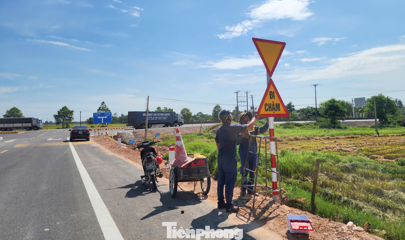 Một số vị trí bất cập khác tại nút giao lên cao tốc và Quốc lộ 1A cũng được đưa ra nhiều phương án đảm bảo an toàn, giảm tai nạn. Một số vị trí bất cập khác tại nút giao lên cao tốc và Quốc lộ 1A cũng được đưa ra nhiều phương án đảm bảo an toàn, giảm tai nạn.