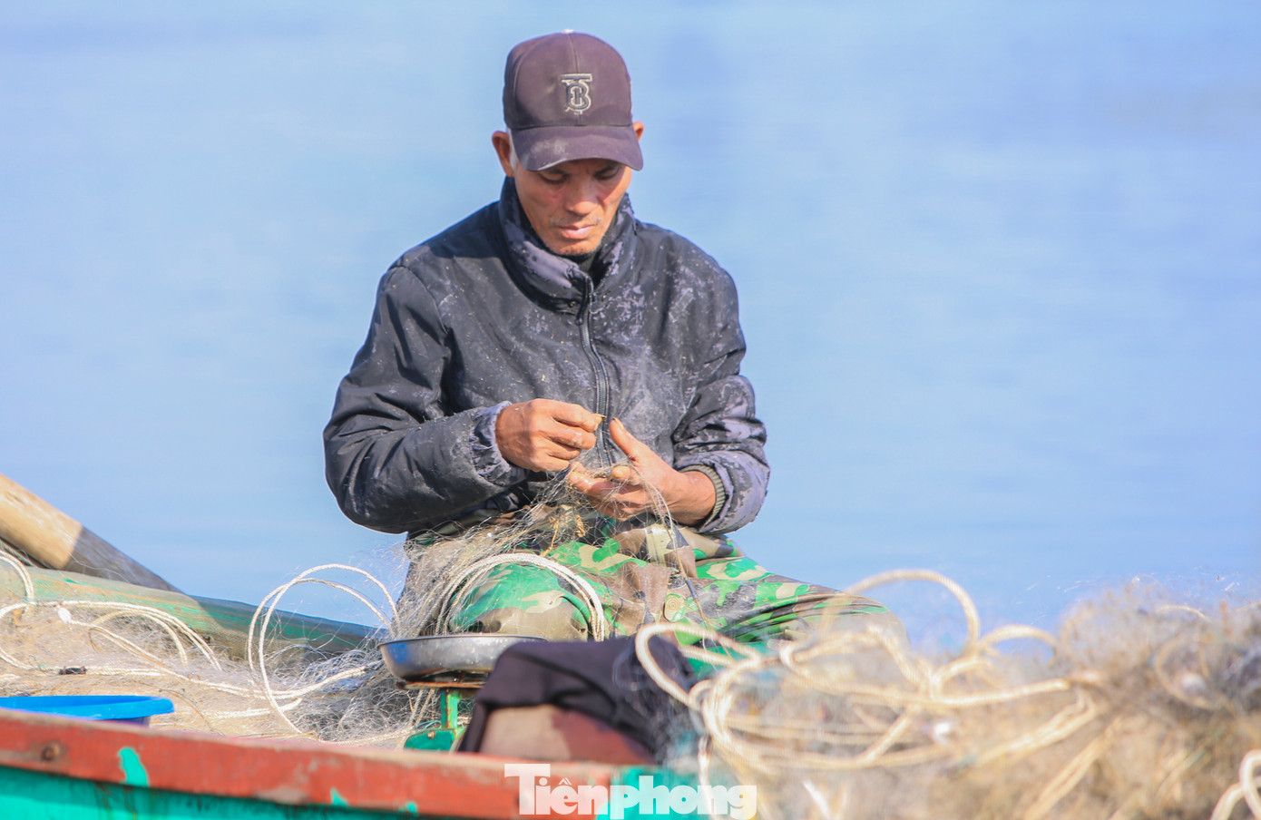 Theo các ngư dân, dịp cuối năm thường đánh bắt được nhiều hải sản, chủ yếu có các loài tôm, ghẹ, cá cháo.
