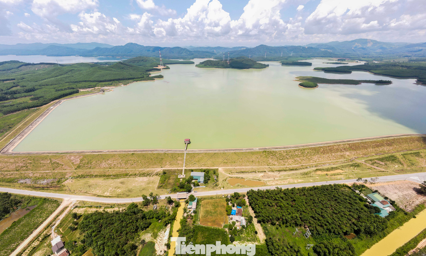 Hồ Bộc Nguyên phục vụ tưới tiêu và cấp nguồn nước đầu vào cho nhà máy cấp nước sạch. Hồ Bộc Nguyên phục vụ tưới tiêu và cấp nguồn nước đầu vào cho nhà máy cấp nước sạch.