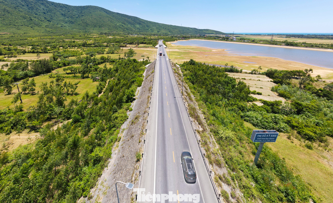 Dự kiến trong năm 2025, ống hầm Đèo Ngang mới sẽ hoàn thành xây dựng. Sau khi hoàn thành, hầm Đèo Ngang khai thác song song hai ống hầm.