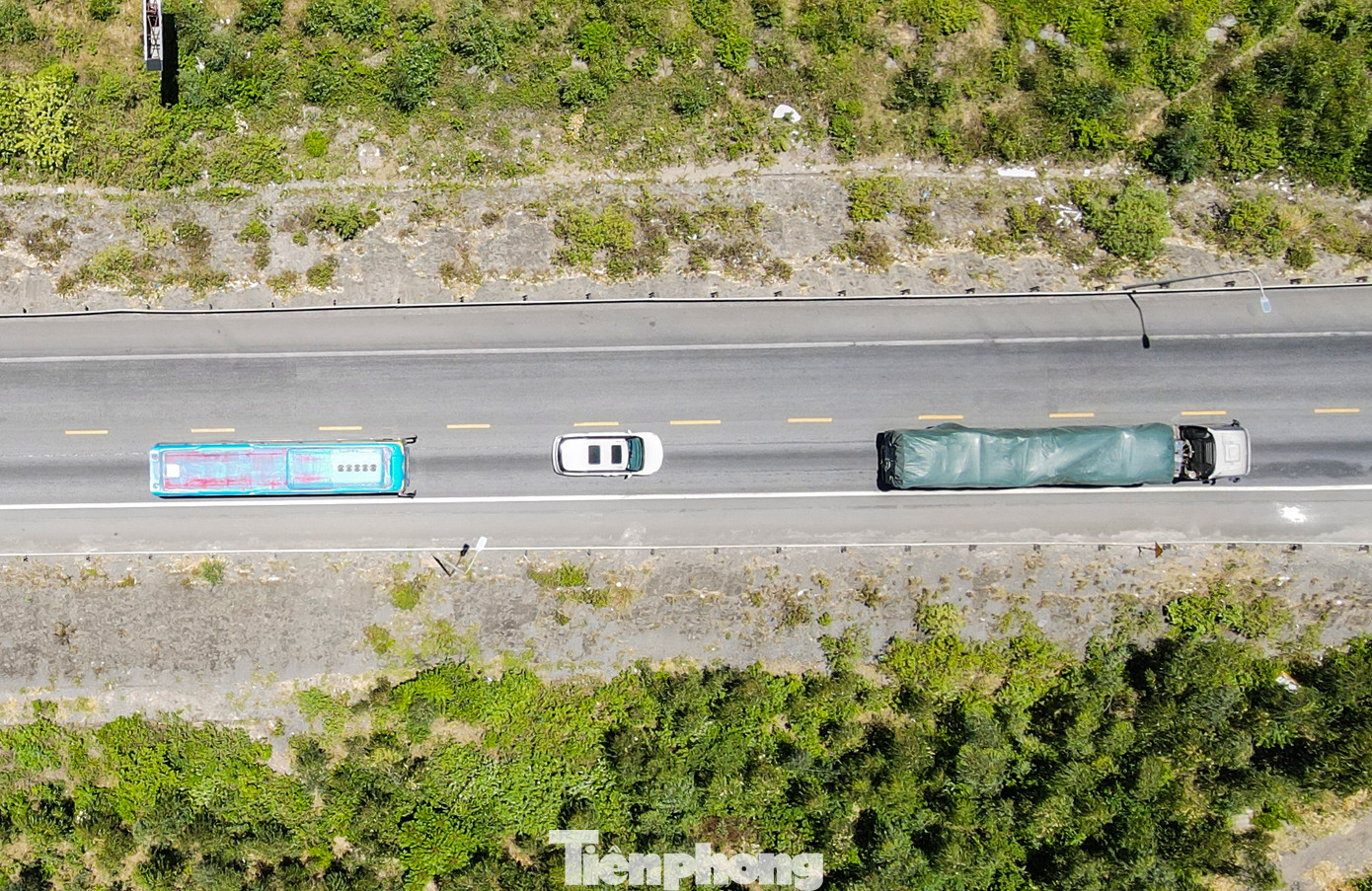 Ngoài hầm Đèo Ngang, cầu Xương Giang (bắc qua sông Thương ở thành phố Bắc Giang), cầu Gianh (bắc qua sông Gianh, tỉnh Quảng Bình), cầu Quán Hàu (bắc qua sông Nhật Lệ, tỉnh Quảng Bình) cũng được phê duyệt nâng cấp, mở rộng. Việc đầu tư nhằm từng bước hoàn thiện tuyến theo quy hoạch, đồng bộ về quy mô, phát huy tối đa hiệu quả đầu tư mở rộng Quốc lộ 1.