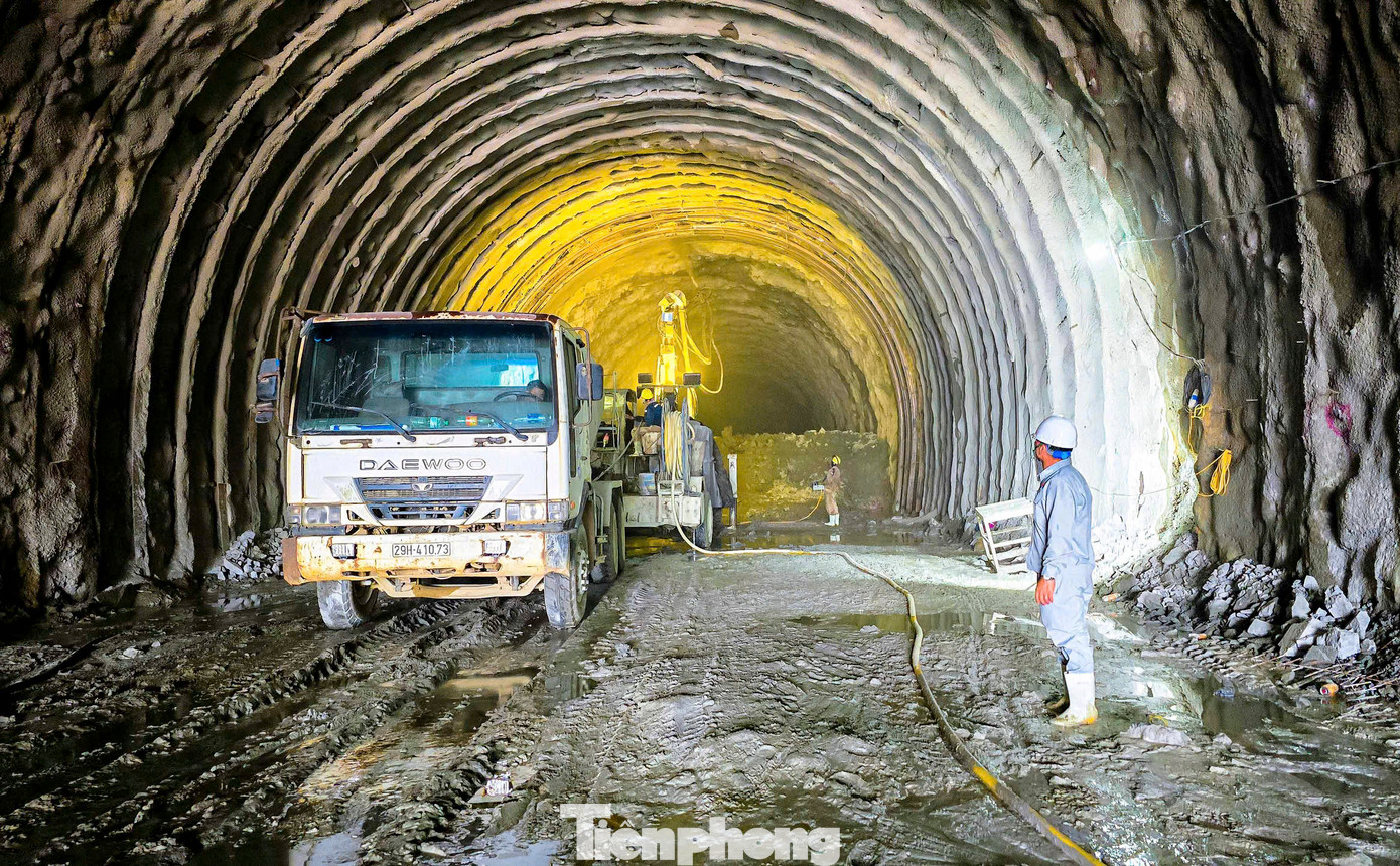 Theo thiết kế, ống hầm mới dài 555m, rộng 10,5m, dự kiến hoàn thành trong năm 2025. Khi hoàn thành, hầm Đèo Ngang sẽ khai thác song song 2 ống hầm với chiều rộng nền đường lên đến 20,5m, cung cấp 4 làn xe cơ giới và 2 làn xe thô sơ.