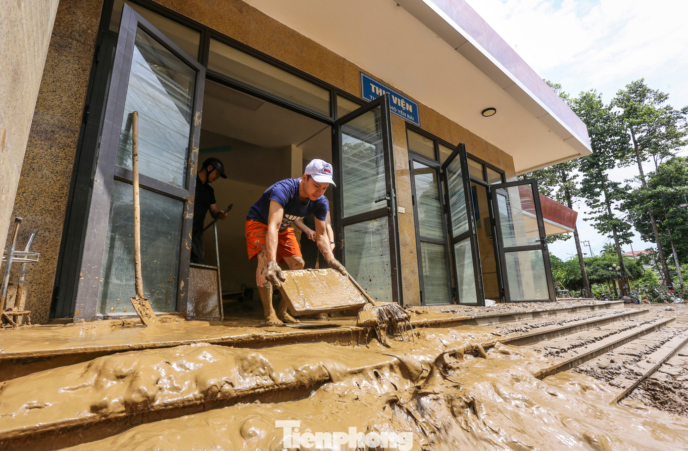 Theo báo cáo của UBND tỉnh Yên Bái, lũ lụt đã gây ra nhiều thiệt hại cho địa phương. Để khắc phục hậu quả, tỉnh này đã huy động gần 31.000 người cùng hàng trăm máy móc, xuồng máy, thuyền tham gia khắc phục hậu quả.