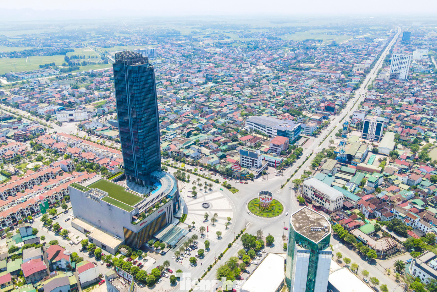 Thành phố Hà Tĩnh giảm từ 28 đơn vị hành chính cấp phường, xã xuống còn 7 đơn vị cơ sở.