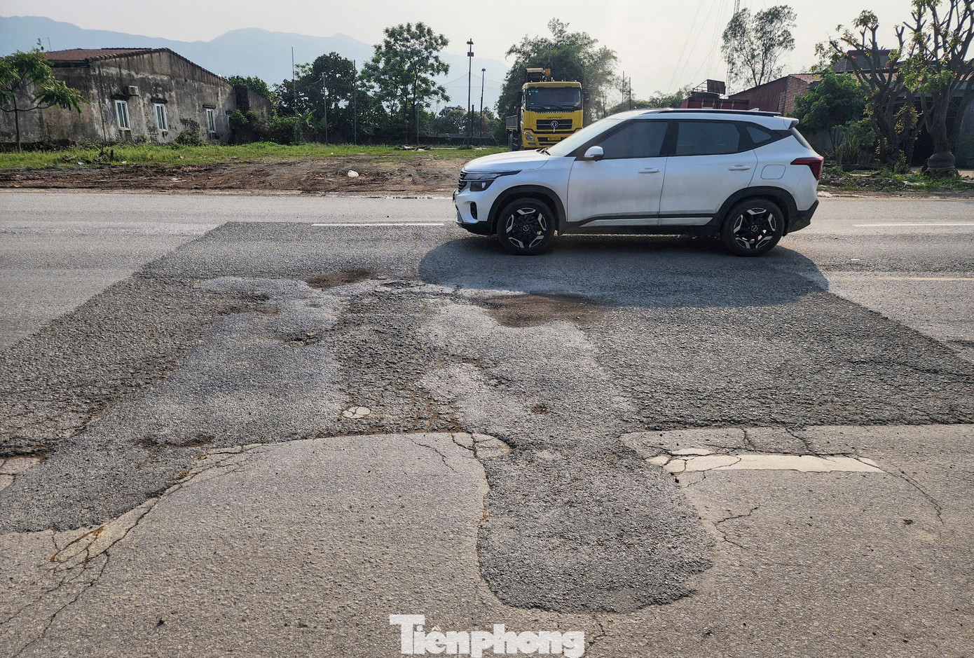 Vì vậy, Hà Tĩnh đề xuất nâng cấp tuyến đường với chiều dài 26km, quy mô đường đô thị thứ yếu 4 làn xe nhằm đồng bộ hệ thống các tuyến quốc lộ trong khu vực, đảm bảo an toàn cho người tham gia giao thông. Vì vậy, Hà Tĩnh đề xuất nâng cấp tuyến đường với chiều dài 26km, quy mô đường đô thị thứ yếu 4 làn xe nhằm đồng bộ hệ thống các tuyến quốc lộ trong khu vực, đảm bảo an toàn cho người tham gia giao thông.