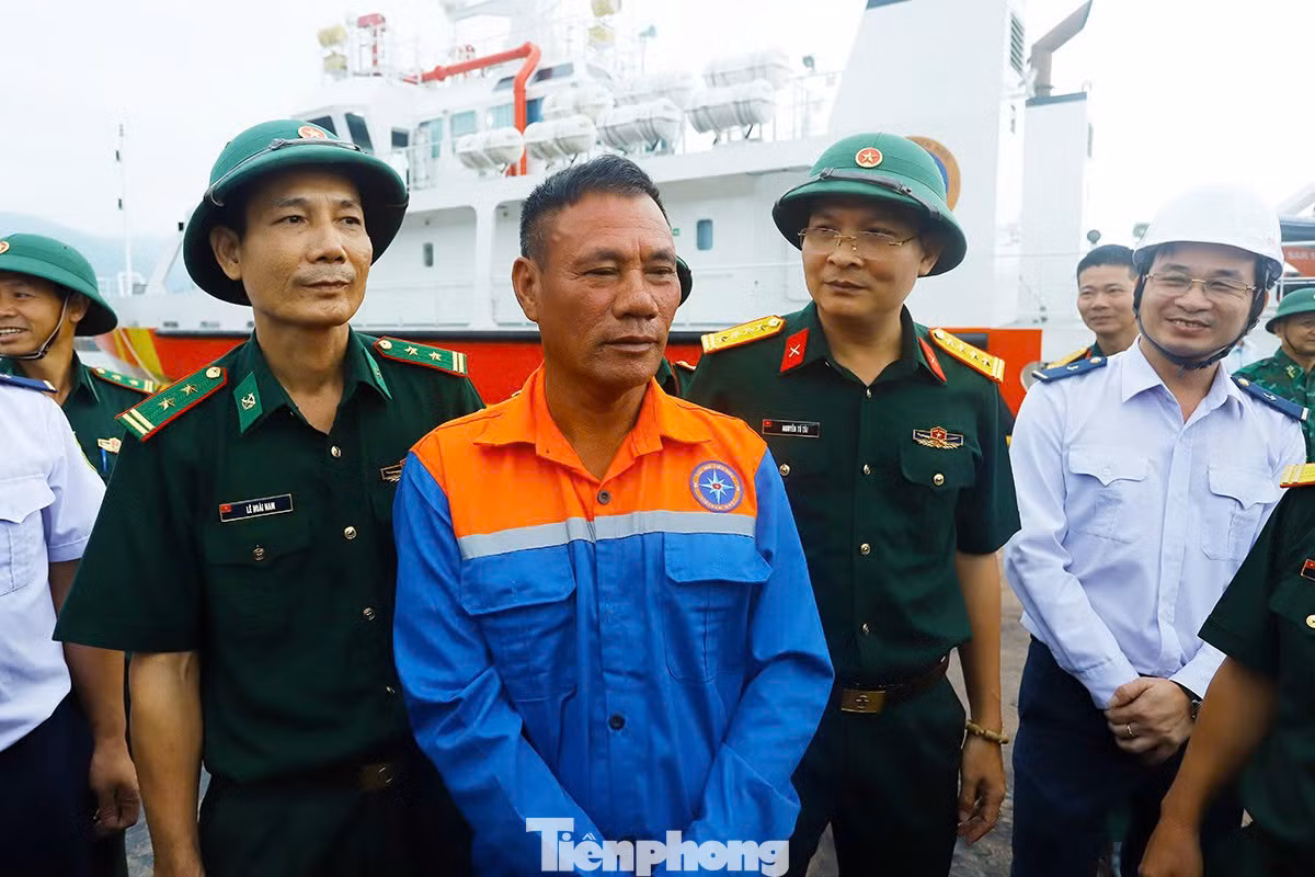 Ông Tạ Duy Tuyền gửi lời cảm ơn tới các đơn vị chức năng, bà con ngư dân đã hỗ trợ cứu nạn cho thuyền viên tàu Công Thành 07.