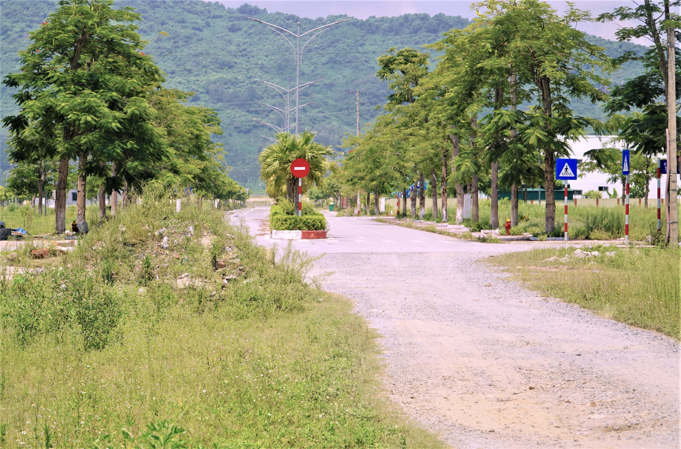 Các trục đường tại dự án khu đô thị chưa triển khai đúng thiết kế.