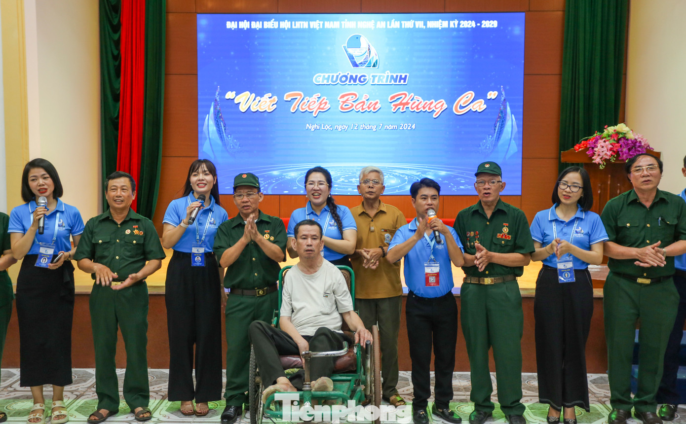 Tuổi trẻ Nghệ An hòa vang khúc hát với các bác thương, bệnh binh