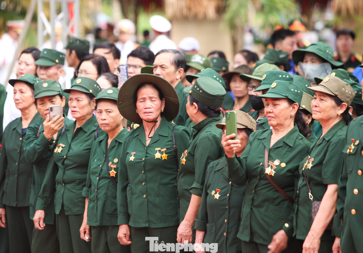 Hơn 200 cựu TNXP, đoàn viên, thanh niên 10 tỉnh, thành (Nghệ An, Hà Tĩnh, Quảng Bình, Quảng Trị, Thừa Thiên Huế, Quảng Nam, Đắk Lắk, Gia Lai, Kon Tum, Đắk Nông, Bình Phước) có mặt tại Lễ kỷ niệm.