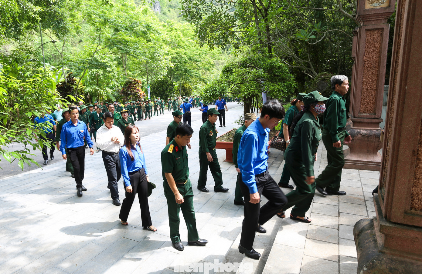 Ngày 17/5, tiếp sau Lễ kỷ niệm 65 năm Ngày mở đường Hồ Chí Minh - đường Trường Sơn (1959 - 2024) huyền thoại tổ chức tại Quảng Bình, các cựu thanh niên xung phong (TNXP), cựu chiến binh đã có dịp trở lại chiến trường xưa.