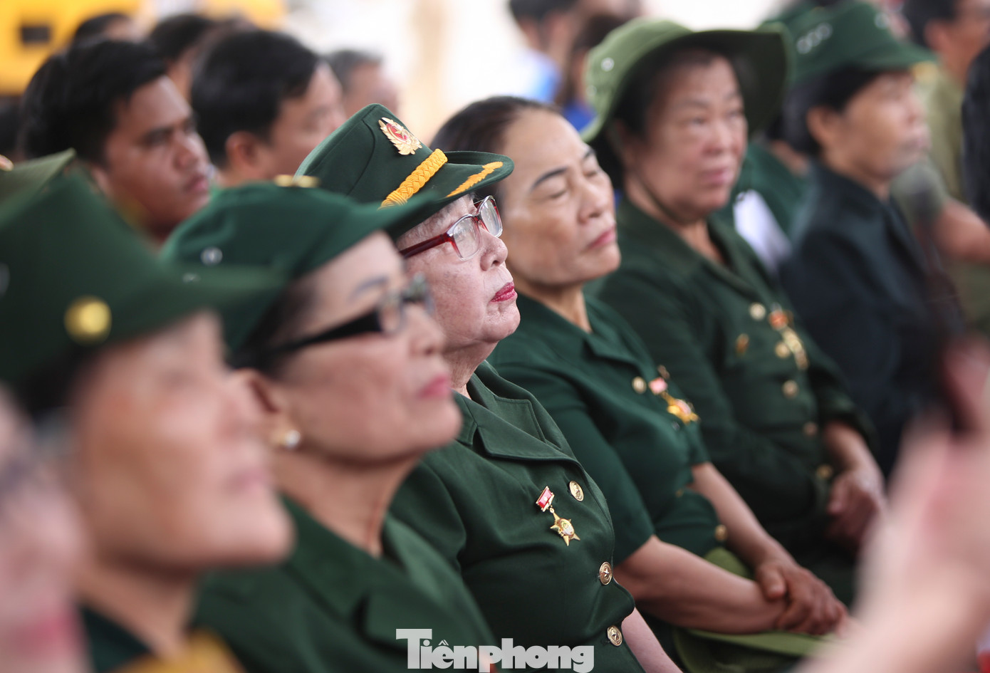 Hàng trăm cựu TNXP, cựu chiến binh từng tham gia công cuộc mở đường Trường Sơn, vận tải hàng hóa chi viện... đã có mặt tại Lễ kỷ niệm đặc biệt này.