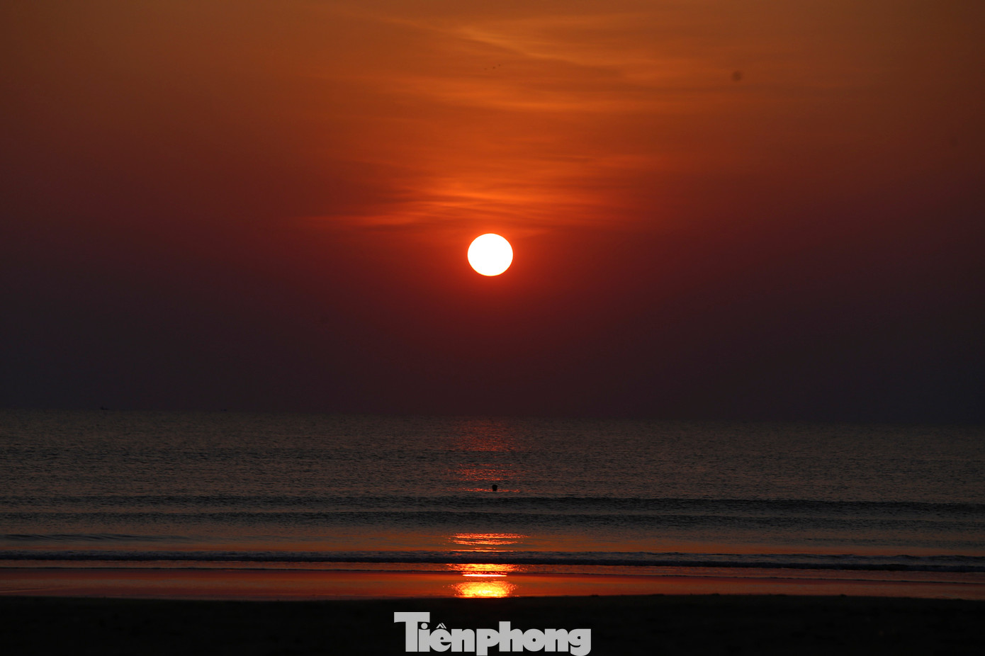 Khu du lịch Xuân Thành (huyện Nghi Xuân, tỉnh Hà Tĩnh) là một trong những địa điểm du lịch biển nổi tiếng của Hà Tĩnh, nổi bật với vẻ đẹp nguyên sơ.